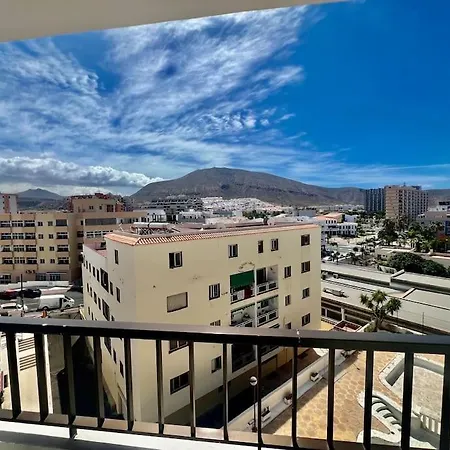 Appartement Cristianos Oasis, Modern Beachside Duplex *