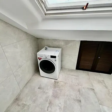 Cristianos Oasis, Modern Beachside Duplex *