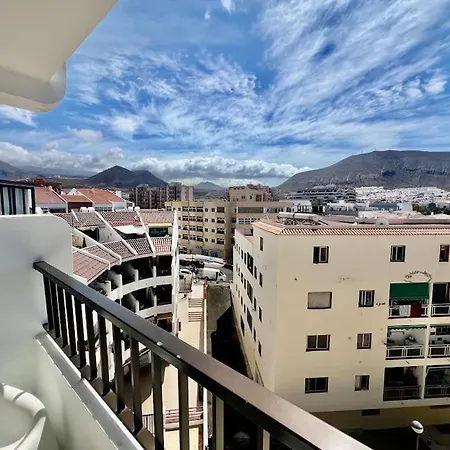 Cristianos Oasis, Modern Beachside Duplex לוס כריסטיאנוס