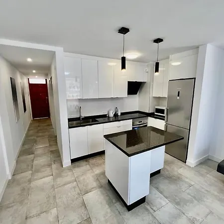 דירה Cristianos Oasis, Modern Beachside Duplex לוס כריסטיאנוס