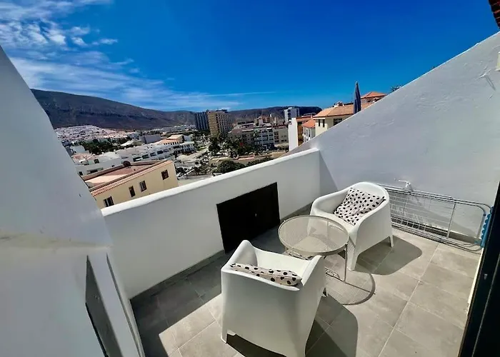 Cristianos Oasis, Modern Beachside Duplex