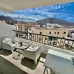 Lejlighed Cristianos Oasis, Modern Beachside Duplex