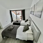 Cristianos Oasis, Modern Beachside Duplex Lejlighed Los Cristianos (Tenerife)