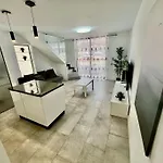 Cristianos Oasis, Modern Beachside Duplex