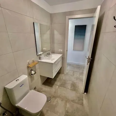 Apartment Cristianos Oasis, Modern Beachside Duplex *