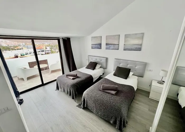 Cristianos Oasis, Modern Beachside Duplex Los Cristianos (Tenerife)