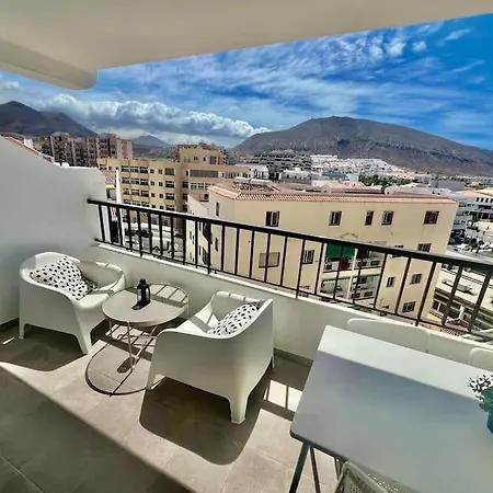 דירה Cristianos Oasis, Modern Beachside Duplex