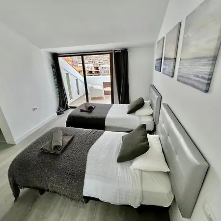 Cristianos Oasis, Modern Beachside Duplex דירה לוס כריסטיאנוס