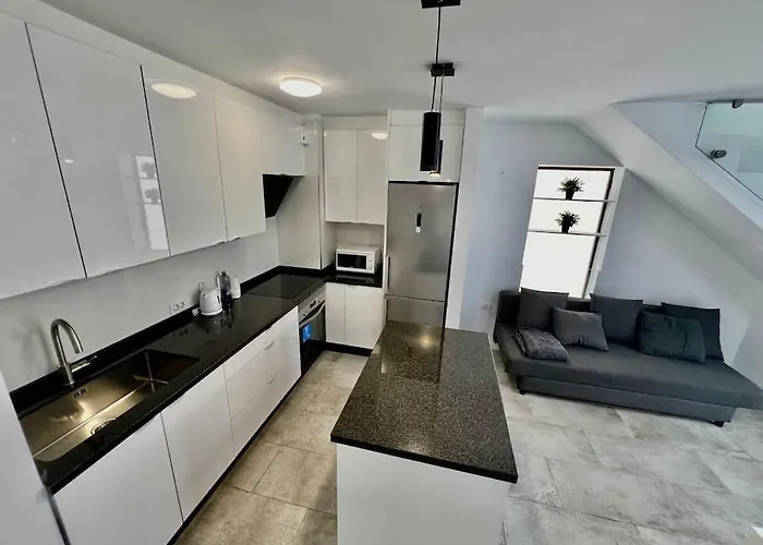 Lejlighed Cristianos Oasis, Modern Beachside Duplex *